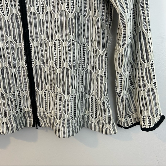 Samuel Dong Black/White Geometric Ruffle Neck Stretch Zip Up Cardigan Jacket M - Picture 8 of 10
